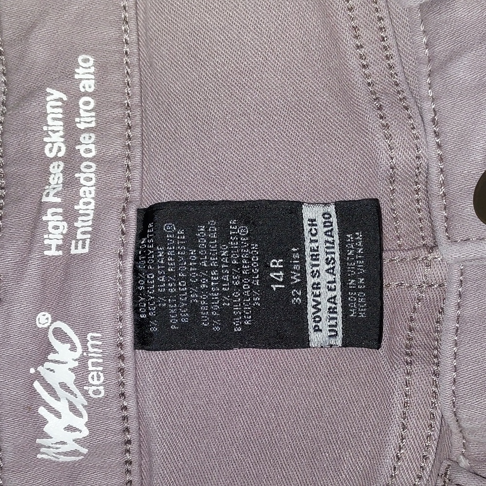 COPY - Mossimo Jeans - Picture 6 of 7